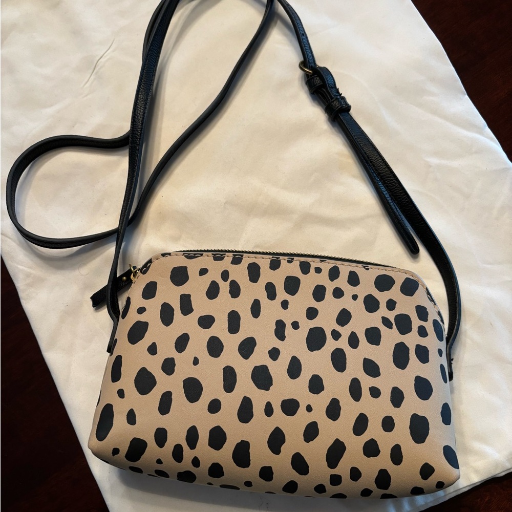 Universal Thread CROSSBODY BAG